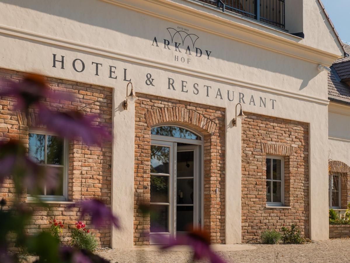 Arkady Hof Hotel Stupava Exterior photo